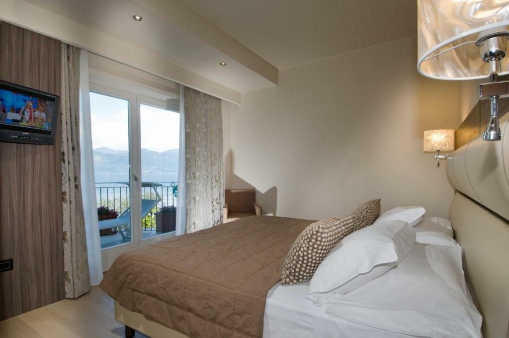 סן זנו די מונטניה Hotel Miralago מראה חיצוני תמונה